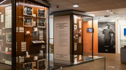 Tárlatvezetés a „Pénzügyi évszázad – a Magyar Nemzeti Bank 100 éve” című időszaki kiállításban